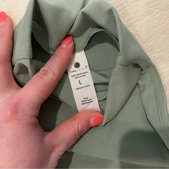 Yogalicious Women's Long Sleeve Tech Top - Picture 6 of 6